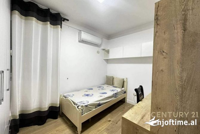 Shtepi ne shitje Apartament ne Tirane, 2+1, Mobilimi E mobiluar, Pagesa 159,000  Euro.
