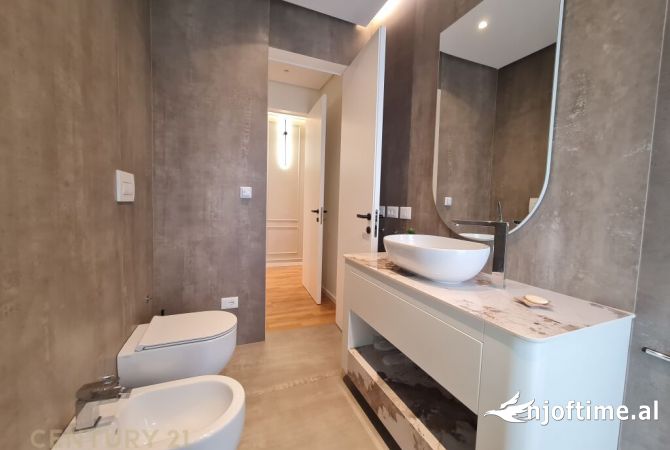 Casa in vendita 3+1 a Tirana - 486,000 Euro