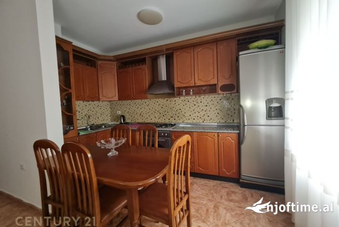 Shtepi me qera 2+1 ne Tirane - 700 Euro