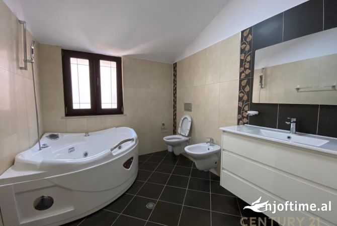 Shtepi me qera Apartament ne Tirane, 2+1, Mobilimi E mobiluar, Pagesa 500  Euro.