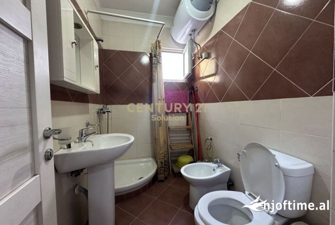 Shtepi me qera Apartament ne Tirane, 2+1, Mobilimi E mobiluar, Pagesa 550  Euro.