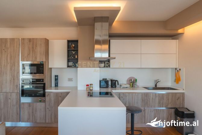 Shtepi ne shitje Apartament ne Tirane, 3+1, Mobilimi E mobiluar, Pagesa 345,000  Euro.