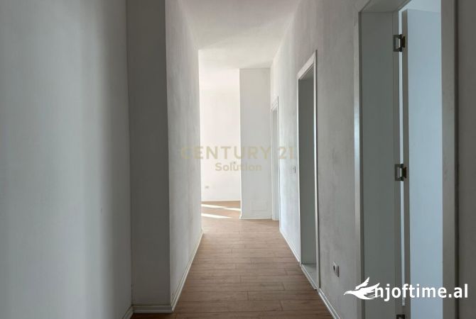 Shtepi ne shitje Apartament ne Tirane, 2+1, Mobilimi Bosh, pa mobiluar, Pagesa 97,000  Euro.