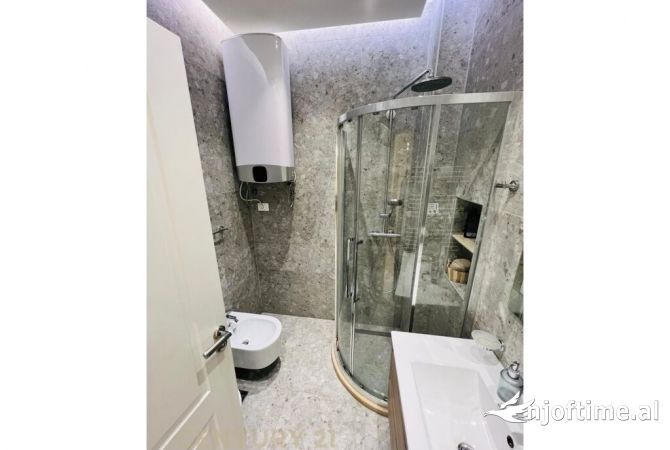 Shtepi me qera Apartament ne Tirane, 1+1, Mobilimi E mobiluar, Pagesa 700  Euro.