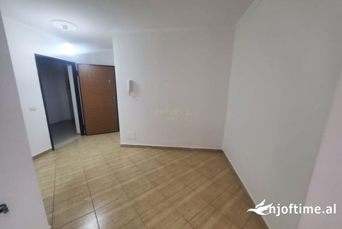 Shtepi ne shitje Apartament ne Tirane, 2+1, Mobilimi Bosh, pa mobiluar, Pagesa 92,000  Euro.