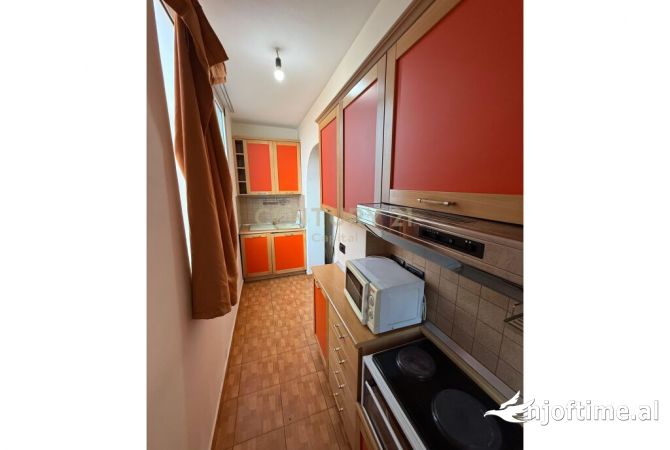 Shtepi me qera Apartament ne Tirane, 1+1, Mobilimi E mobiluar, Pagesa 500  Euro.