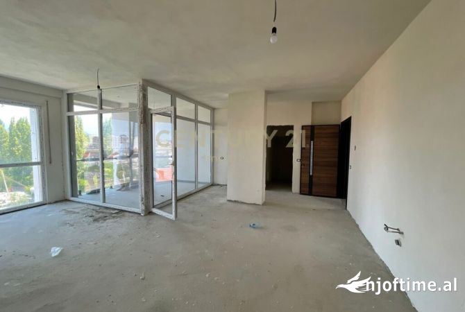 Shtepi ne shitje Apartament ne Tirane, 2+1, Mobilimi Bosh, pa mobiluar, Pagesa 153,000  Euro.