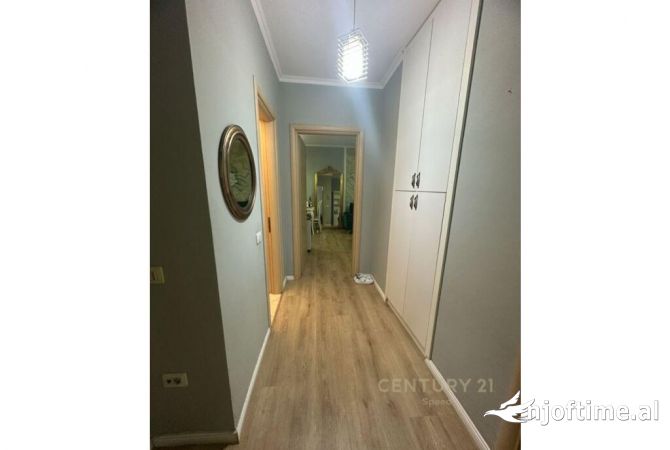 Shtepi me qera Apartament ne Tirane, 1+1, Mobilimi E mobiluar, Pagesa 500  Euro.