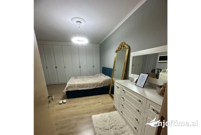 Shtepi me qera Apartament ne Tirane, 1+1, Mobilimi E mobiluar, Pagesa 500  Euro.