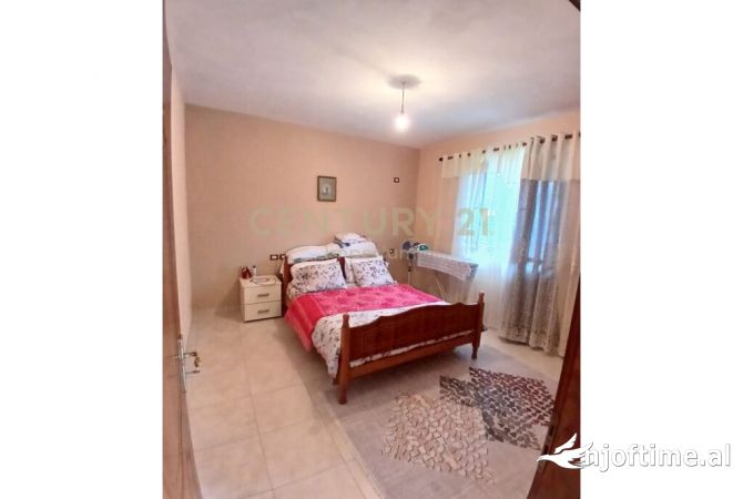 Shtepi ne shitje Shtepi Private ne Tirane, 2+1, Mobilimi E mobiluar, Pagesa 140,000  Euro.