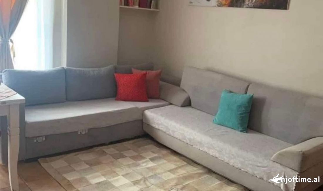 Shtepi ne shitje Apartament ne Tirane, 1+1, Mobilimi E mobiluar, Pagesa 68,000  Euro.