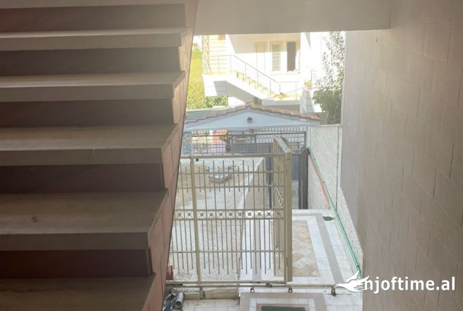 Shtepi ne shitje 2+1 ne Tirane - 400,000 Euro