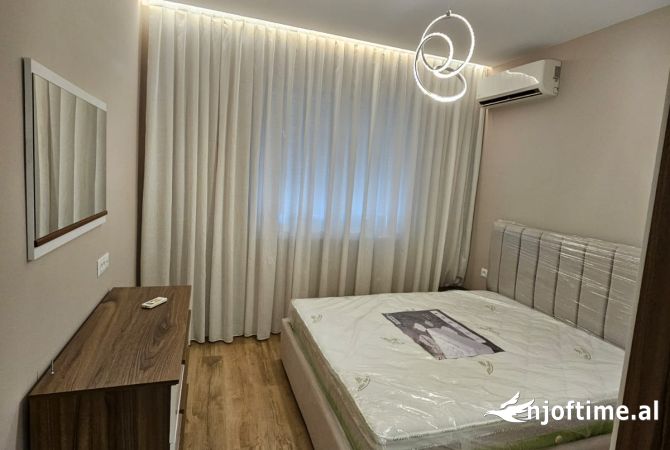 Shtepi ne shitje Apartament ne Tirane, 2+1, Mobilimi E mobiluar, Pagesa 140,000  Euro.