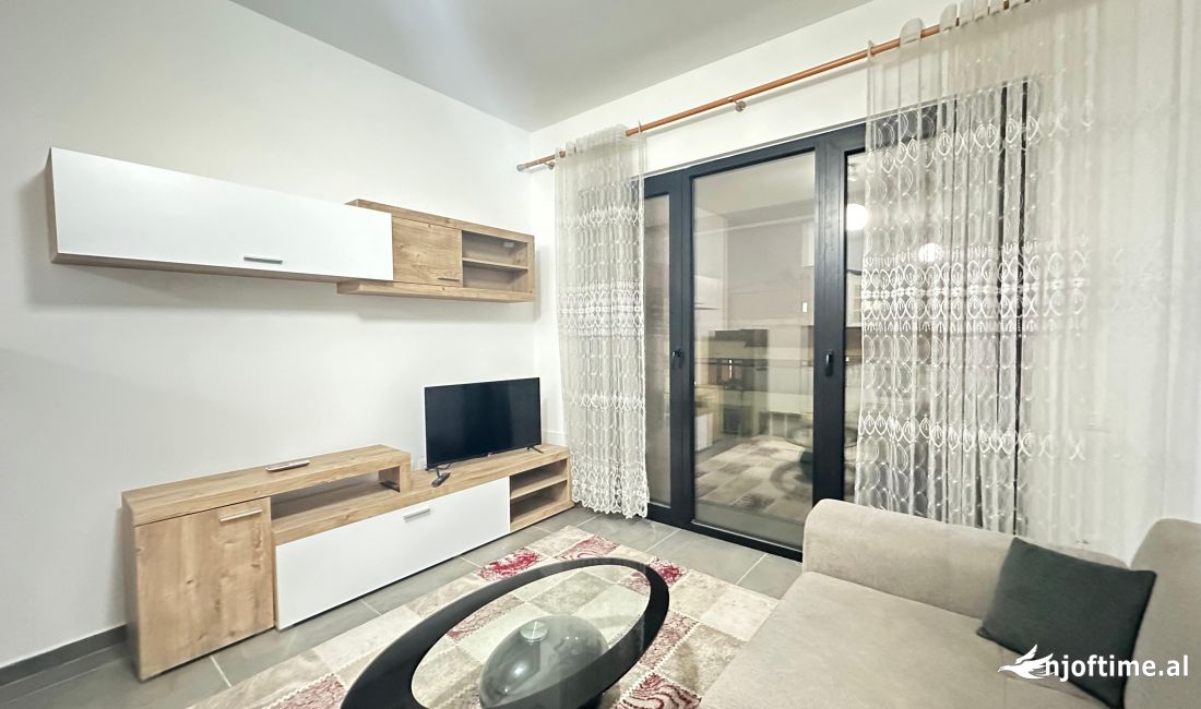 Shtepi me qera Apartament ne Tirane, 1+1, Mobilimi E mobiluar, Pagesa 650  Euro.