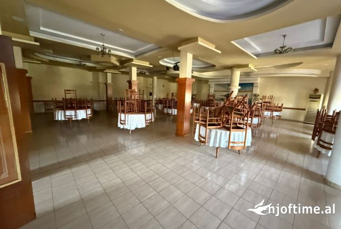 Ambient biznesi me qera 2+1 ne Tirane - 3,500 Euro