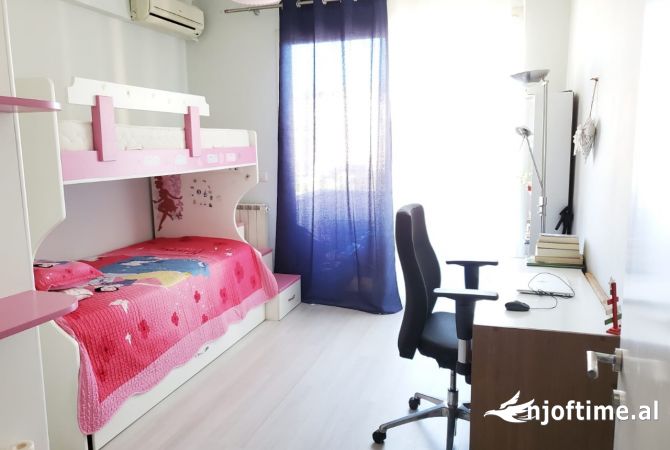 Shtepi me qera 2+1 ne Tirane - 750 Euro