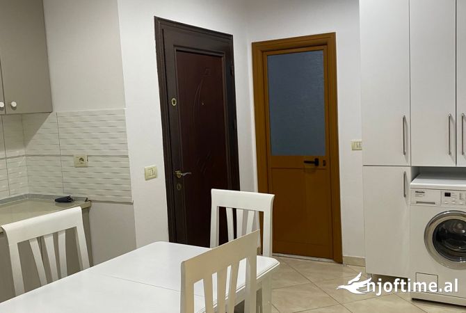 Shtepi me qera 1+1 ne Tirane - 400 Euro