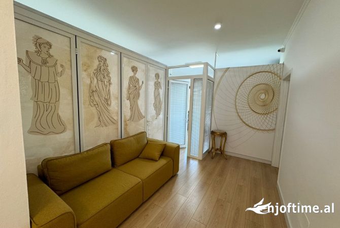 Klinikë Gjinekologjike me Qira pranë Liqenit të Tiranës - 1,500€ | 100 m² 