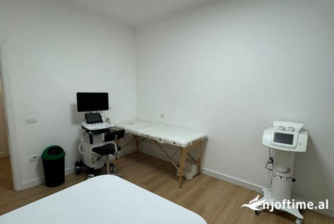 Klinike Gjinekologjike me Qira prane Liqenit te Tiranes - 1,500Euro | 100 m2 