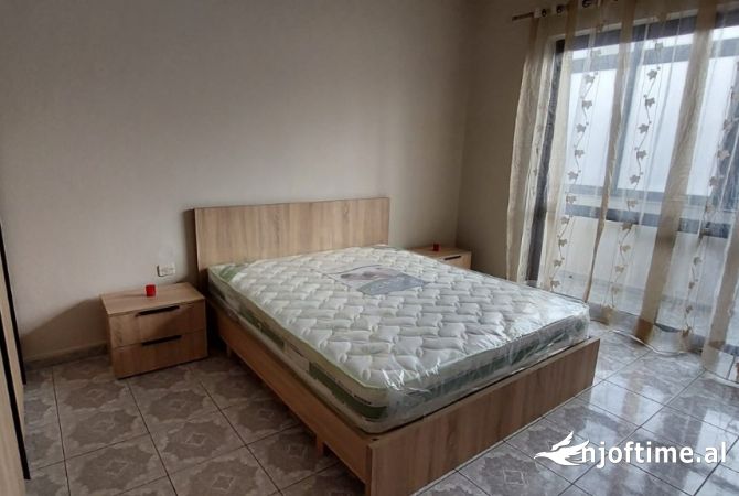 Shtepi me qera Apartament ne Tirane, 1+1, Mobilimi E mobiluar, Pagesa 450  Euro.