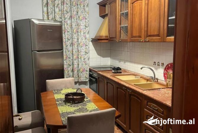 Shtepi me qera 4+1 ne Tirane - 500 Euro
