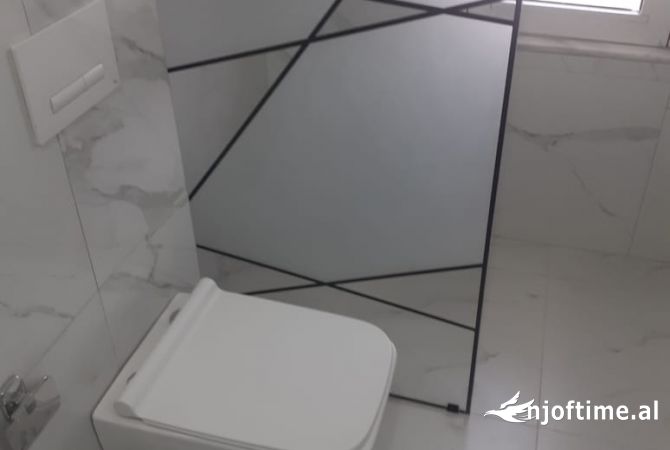 Shtepi ne shitje Apartament ne Tirane, 1+1, Mobilimi Bosh, pa mobiluar, Pagesa 78,000  Euro.