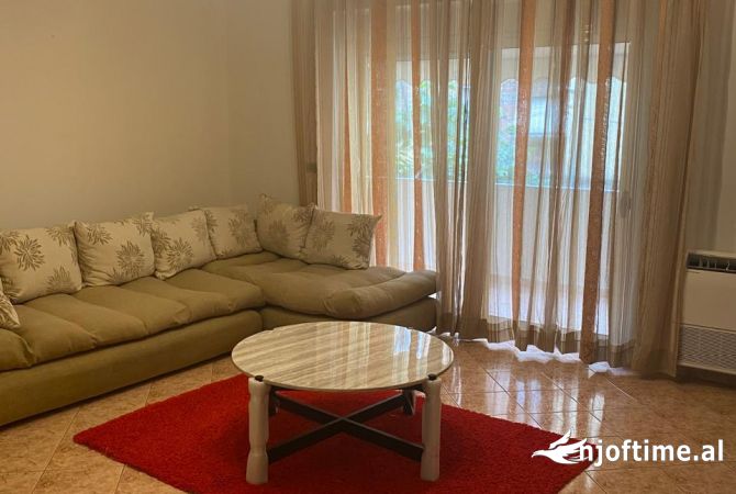 Shtepi me qera 3+1 ne Tirane - 800 Euro