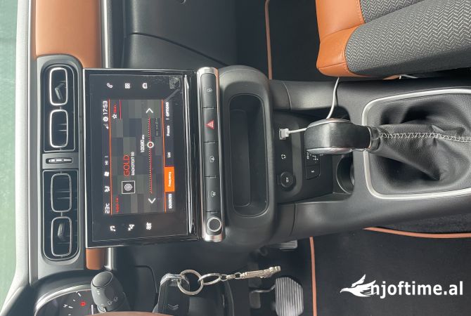 Makina ne shitje ne Tirane - 10,500 Euro