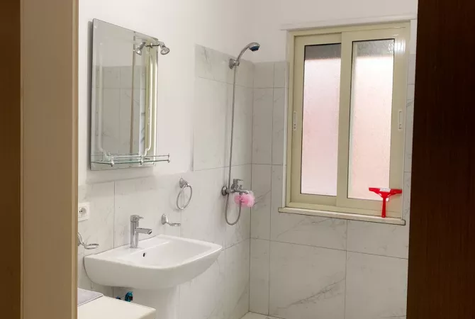 Shtepi me qera 1+1 ne Tirane - 300 Euro