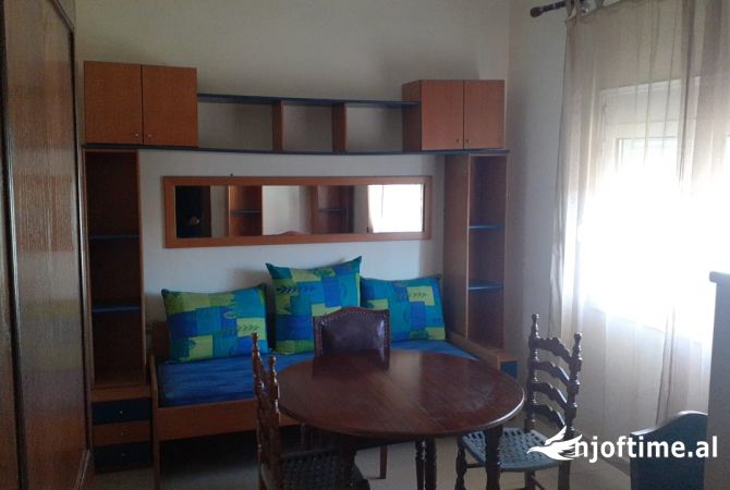 Shtepi me qera 2+1 ne Korce - 140,000 Leke