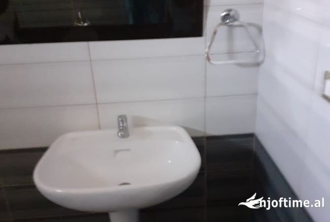 Shtepi me qera 2+1 ne Korce - 140,000 Leke
