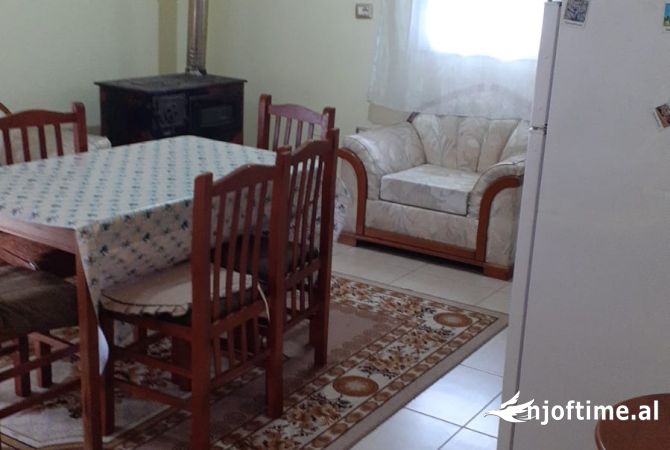 Shtepi me qera Shtepi Private ne Korce, 1+1, Mobilimi E mobiluar, Pagesa 13,000  Leke.