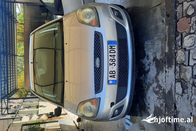 Makina ne shitje  ne Elbasan - 300,000 Leke