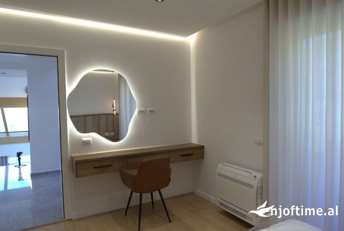 Shtepi me qera 7+1 ne Tirane - 3,000 Euro