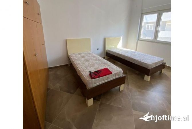 Shtepi me qera 2+1 ne Tirane - 380 Euro