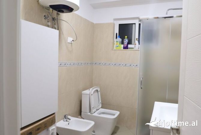 Shtepi ne shitje Apartament ne Tirane, 2+1, Mobilimi E mobiluar, Pagesa 155,000  Euro.