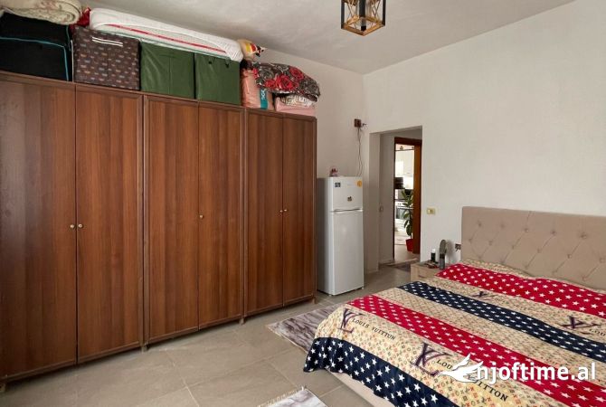 Shtepi ne shitje Shtepi Private ne Tirane, 2+1, Mobilimi E mobiluar, Pagesa 125,000  Euro.