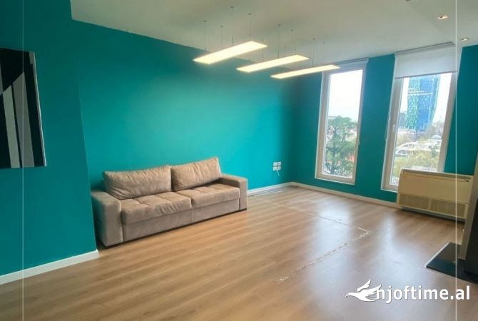 Ambiente Commerciale in Vendita 3+1 a Tirana - 12,000 Euro