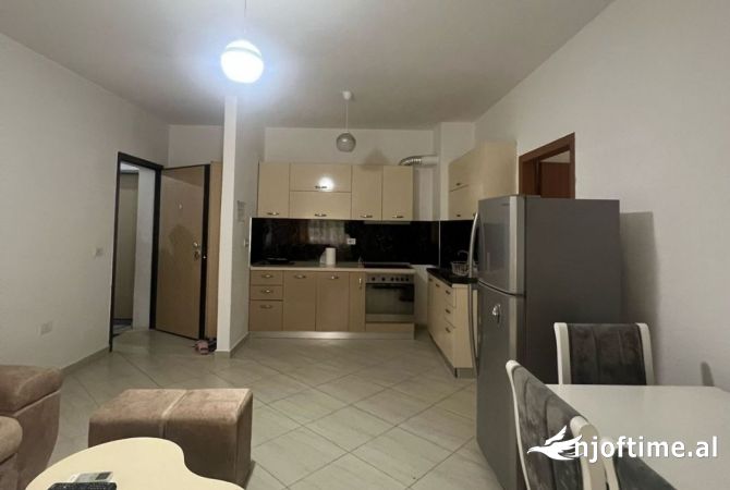 Shtepi me qera 2+1 ne Tirane - 450 Euro