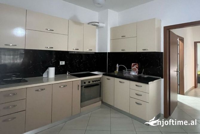 Shtepi me qera 2+1 ne Tirane - 450 Euro