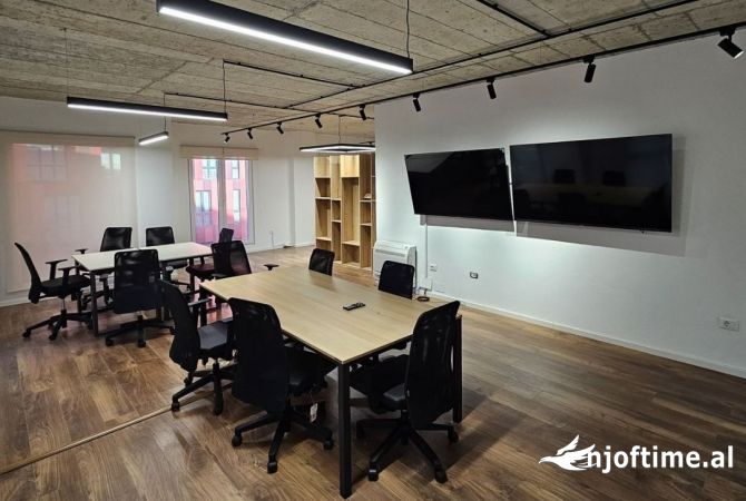 Ambient biznesi me qera 3+1 ne Tirane - 2,500 Euro