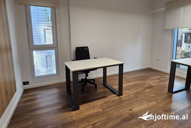 Jepet me qera, Ambient Biznesi Rruga e Elbasanit, Tirane.