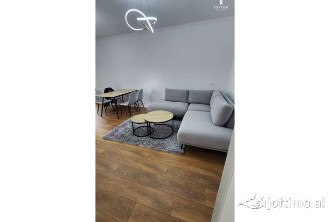 Shtepi me qera 2+1 ne Tirane - 750 Euro