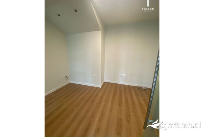 Ambient biznesi me qera 3+1 ne Tirane - 1,200 Euro