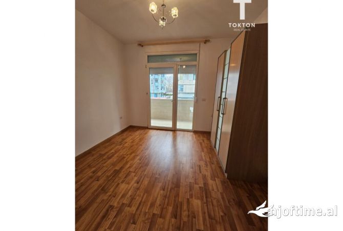 QERA, AMBIENT BIZNESI+POST PARKIMI, ISH EKSPOZITA, TIRANE tt 1784