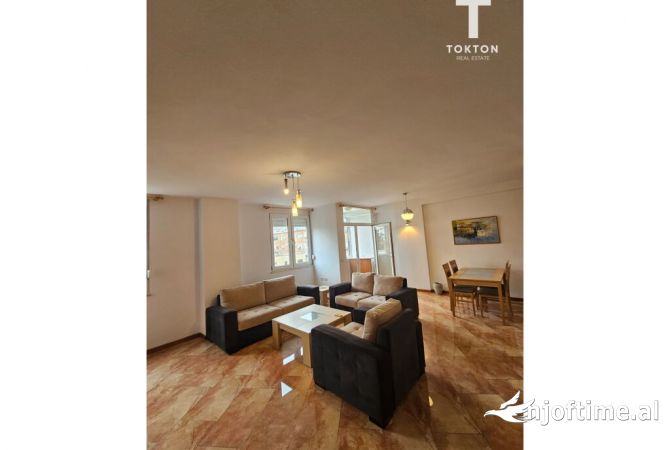 Ambient biznesi me qera 3+1 ne Tirane - 1,200 Euro