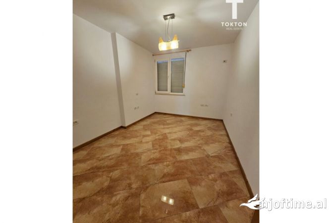 QERA, AMBIENT BIZNESI+POST PARKIMI, ISH EKSPOZITA, TIRANE tt 1784