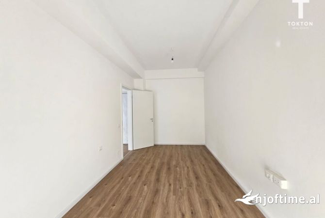 Shtepi ne shitje Apartament ne Tirane, 1+1, Mobilimi Bosh, pa mobiluar, Pagesa 86,450  Euro.