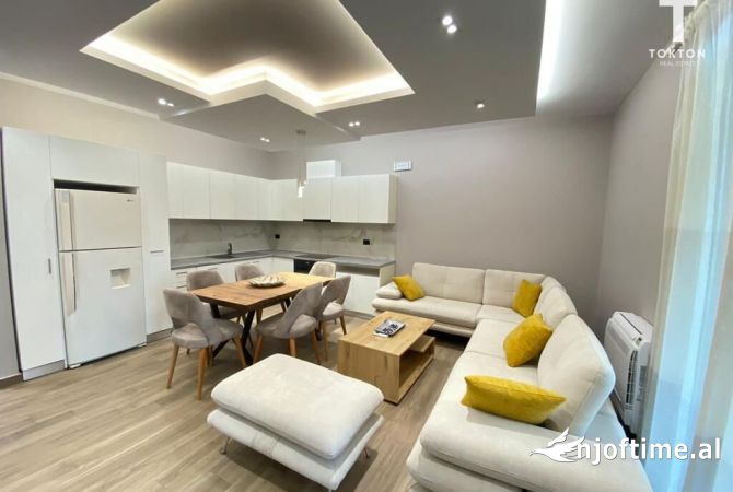 Shtepi me qera 2+1 ne Tirane - 1,700 Euro