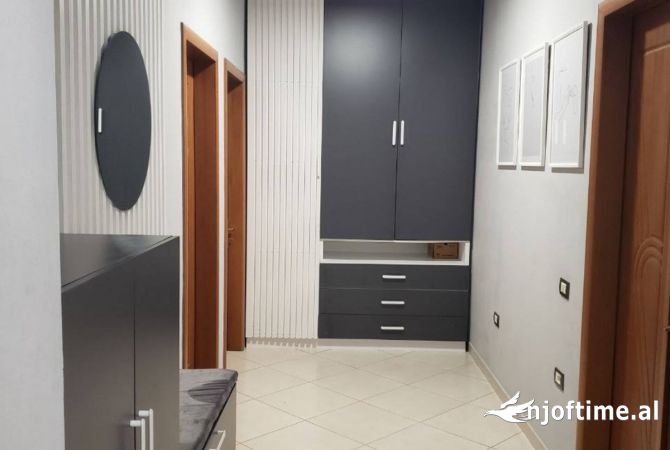 Jepet Apartament me qira